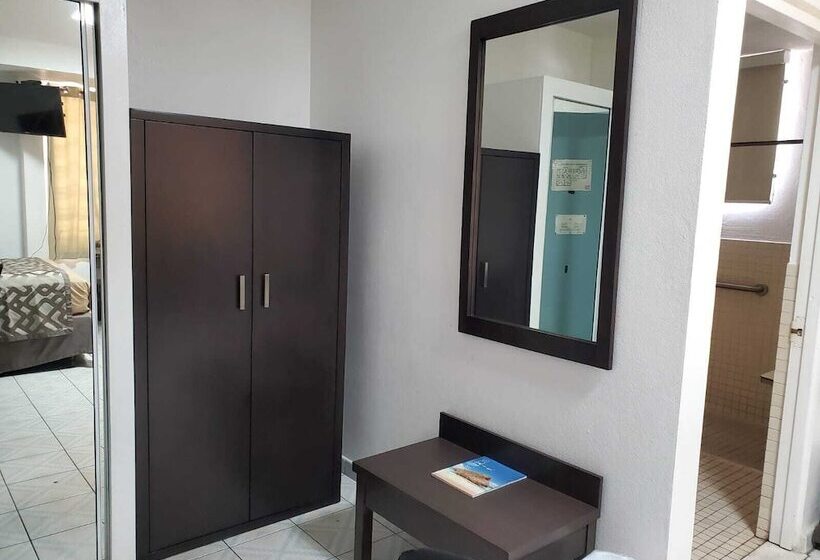 스탠다드 룸 더블 침대 2개, Borinquen Beach Inn
