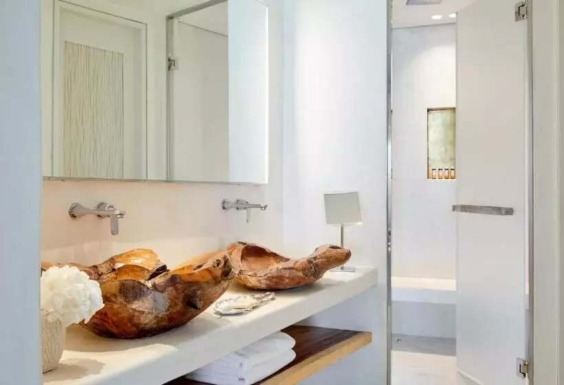 سوئیت جونیور با استخر, Cavo Tagoo Mykonos