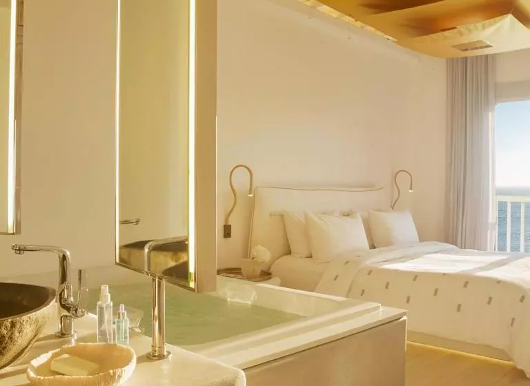 سوئیت با وان آب گرم, Cavo Tagoo Mykonos