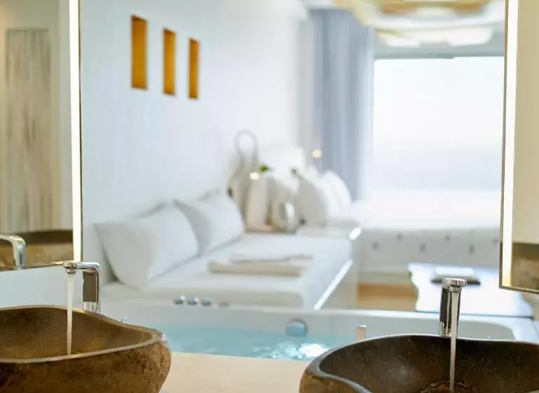 سوئیت جونیور با استخر, Cavo Tagoo Mykonos