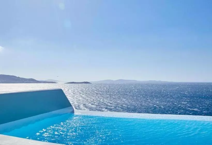 سوئیت جونیور با استخر, Cavo Tagoo Mykonos