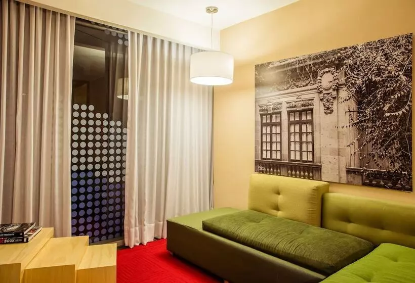 ジュニアスイート, Fiesta Inn Insurgentes Viaducto