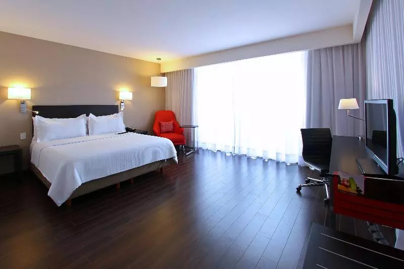 キングサイズベッドのエクゼクティブルーム, Fiesta Inn Insurgentes Viaducto
