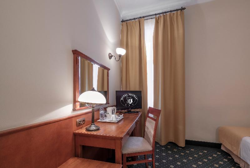 غرفة قياسية فردية, Hetman