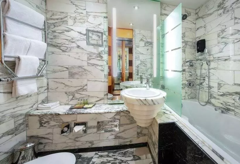 اتاق لوکس, Hilton Stockholm Slussen