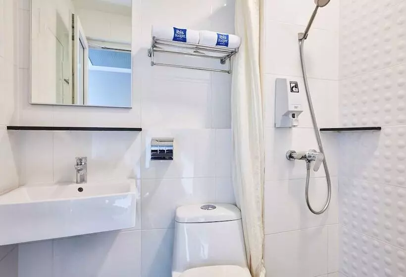 Chambre Supérieure, Ibis Budget Singapore Ruby