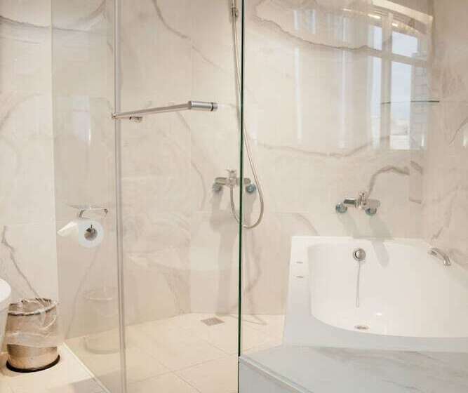 اتاق استاندارد سه نفره, Kdm