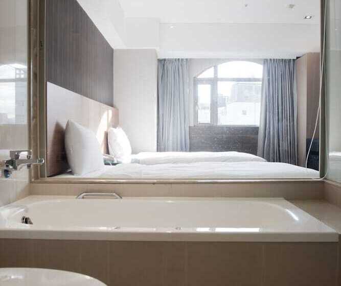 اتاق استاندارد سه نفره, Kdm