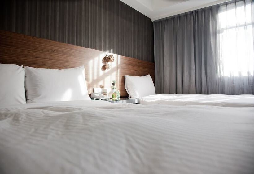 اتاق استاندارد سه نفره, Kdm