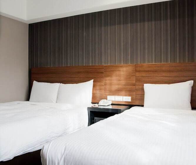 اتاق استاندارد سه نفره, Kdm