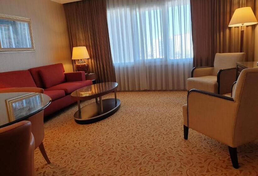 سوییت, Buyukhanli Park