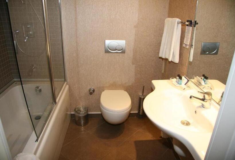 اتاق لوکس, Buyukhanli Park