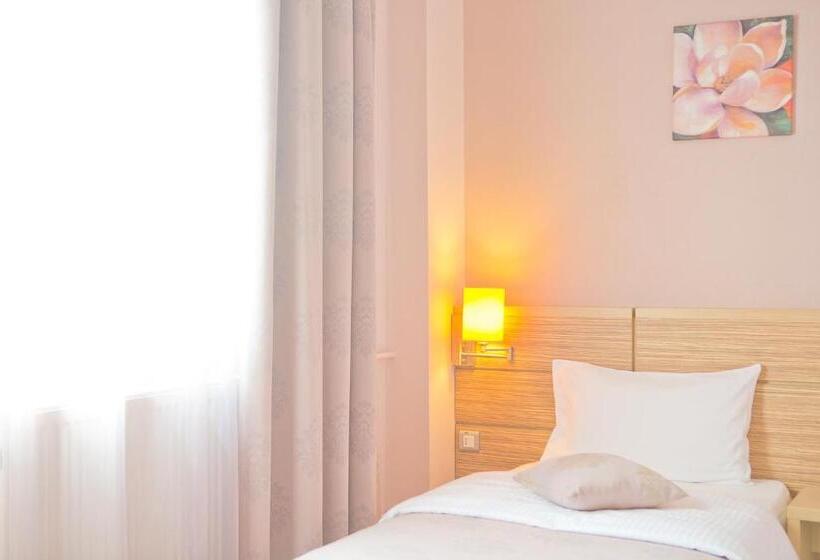 اتاق استاندارد, Rin Central