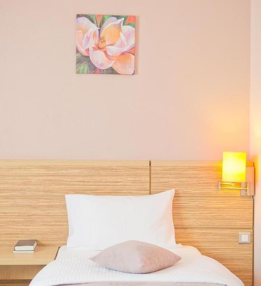 اتاق استاندارد, Rin Central