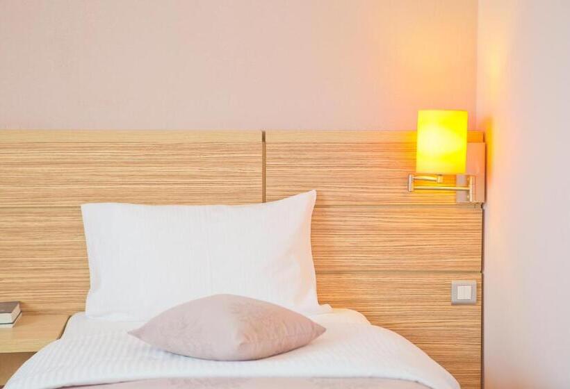 اتاق استاندارد, Rin Central