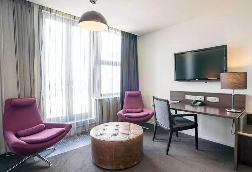 اتاق اجرایی, Scenic Hotel Dunedin City
