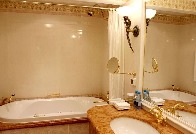 スーペリアールーム, The Taleon Imperial