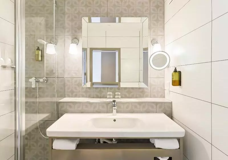 اتاق لوکس با تخت بزرگ, The Westin Bund Center, Shanghai