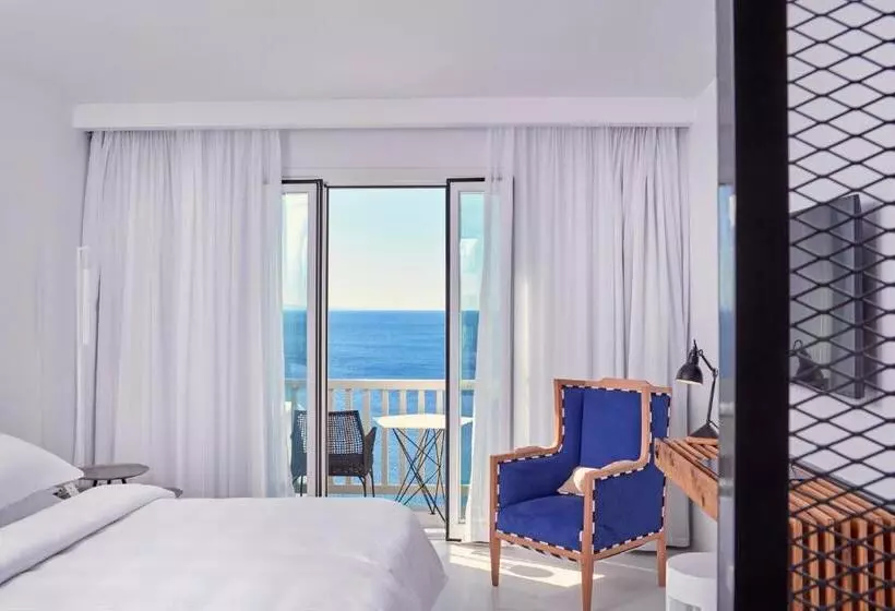 オーシャンビューのプレミアムルーム。, Myconian Imperial   Leading Hotels Of The World