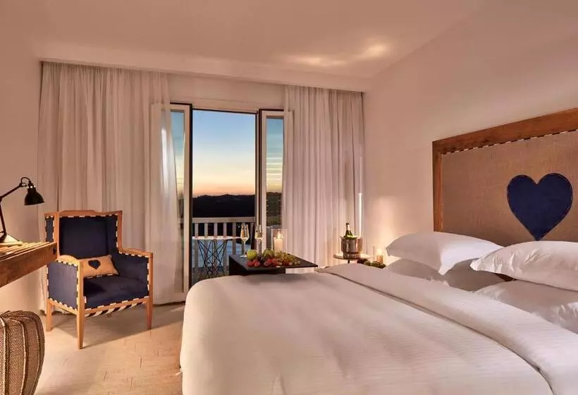 オーシャンビューのプレミアムルーム。, Myconian Imperial   Leading Hotels Of The World