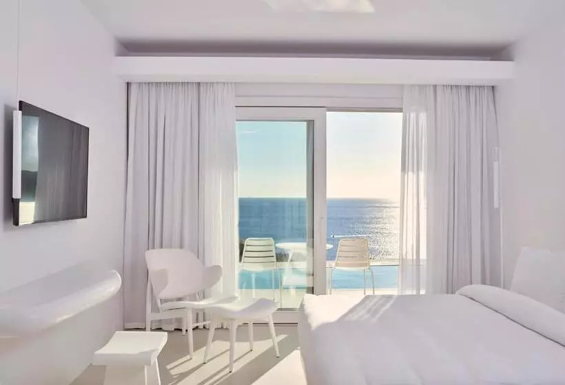 オーシャンビューのプレミアムルーム。, Myconian Imperial   Leading Hotels Of The World