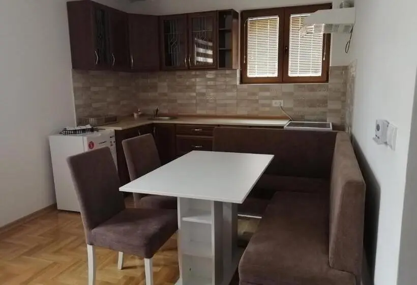 آپارتمان 1 خوابه همکف, Vila Meridijan