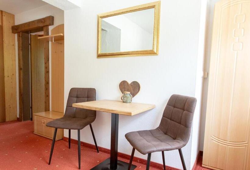 2 Sovrumslägenhet med Balkong, Haus Steinbock