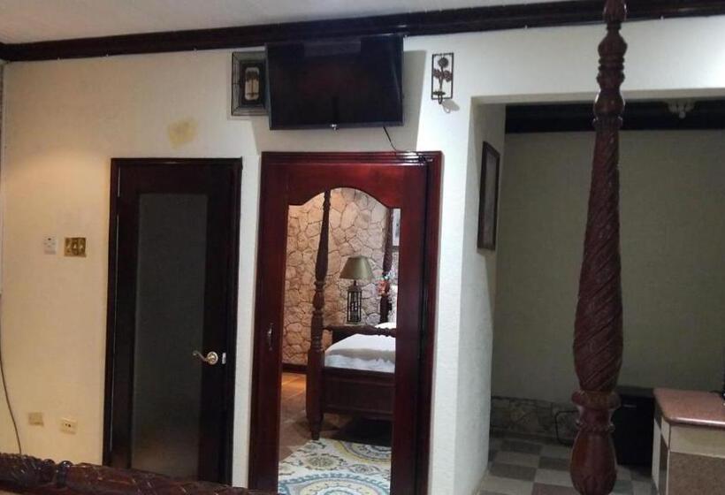 سوئیت با تخت بزرگ, Boutique B&b At Stone Village