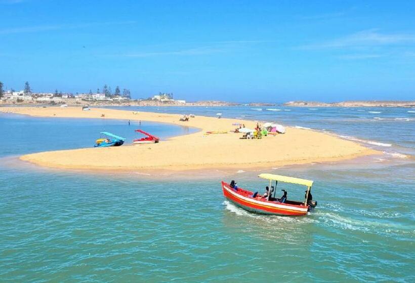 آپارتمان 1 خوابه با تراس, Maison De La Lagune