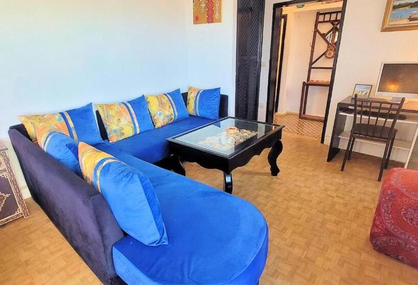 آپارتمان 1 خوابه با تراس, Maison De La Lagune