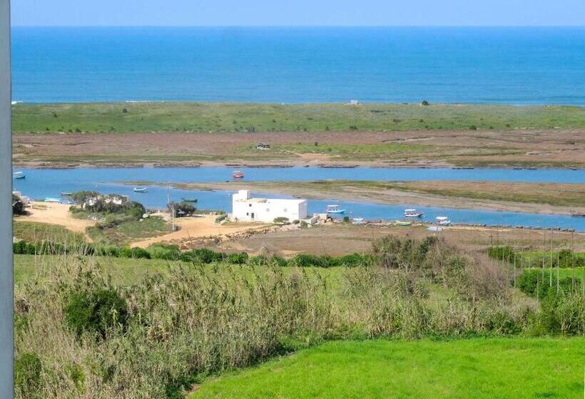 استودیوی استاندارد با چشم‌انداز دریا, Maison De La Lagune