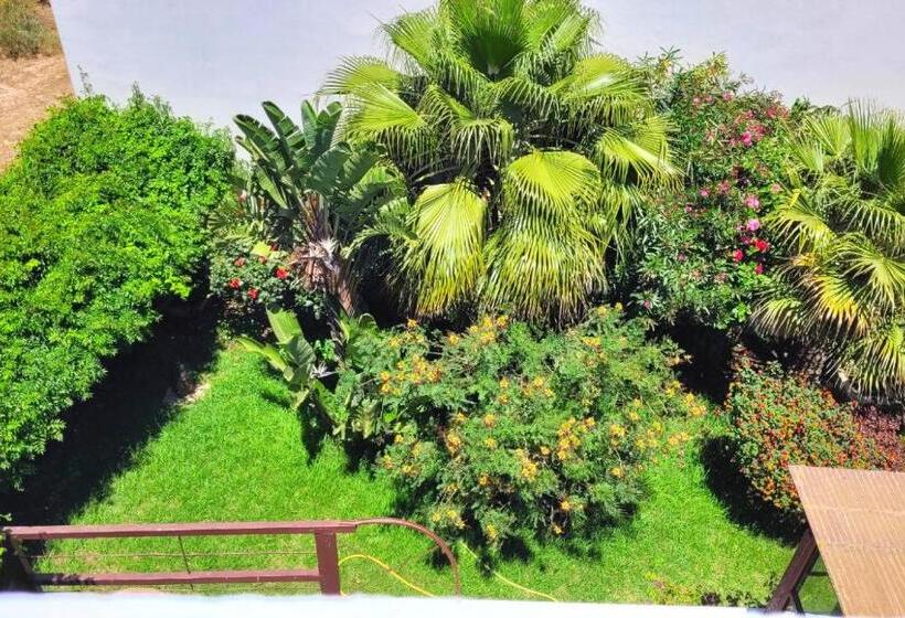 استودیوی استاندارد با چشم‌انداز دریا, Maison De La Lagune