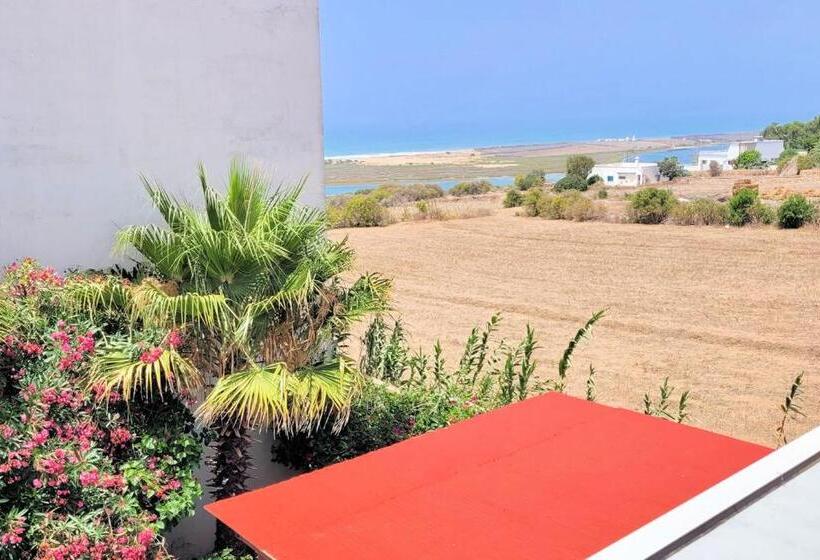 استودیوی استاندارد با چشم‌انداز دریا, Maison De La Lagune