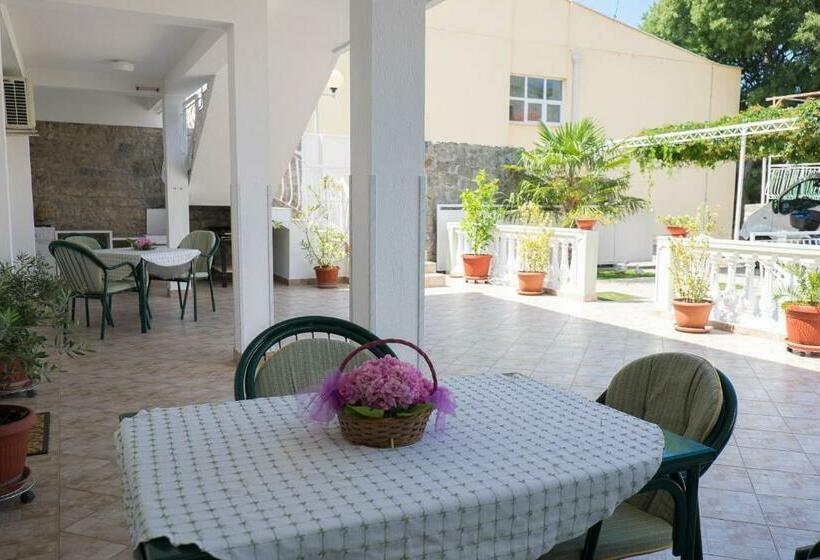 استودیوی استاندارد, Apartments Sweet Dreams