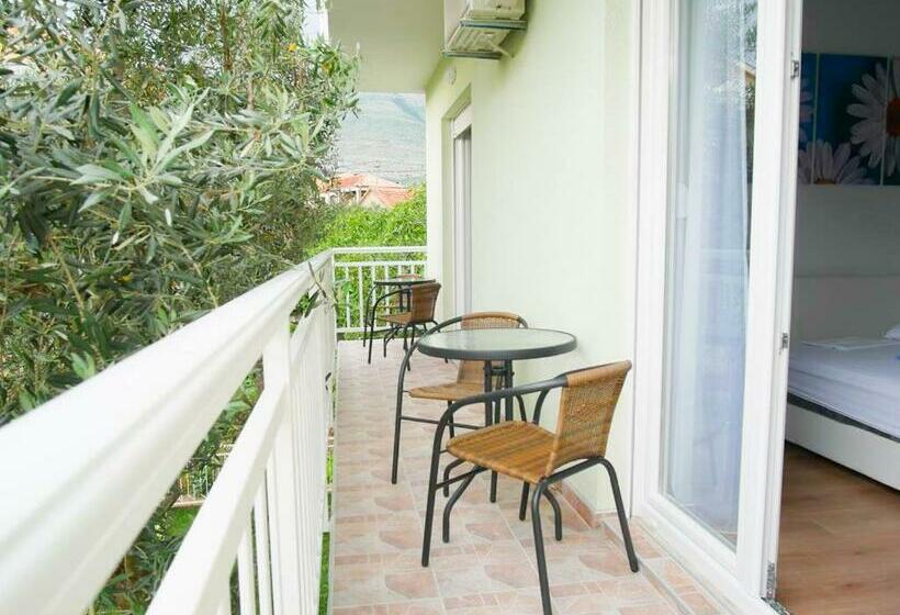 اتاق لوکس با بالکن, Apartments Sweet Dreams