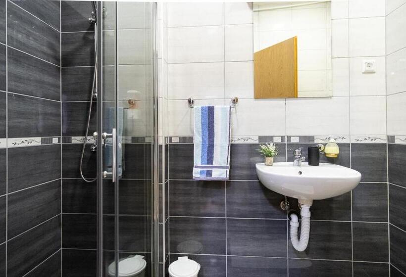 استودیوی استاندارد, Apartments Sweet Dreams