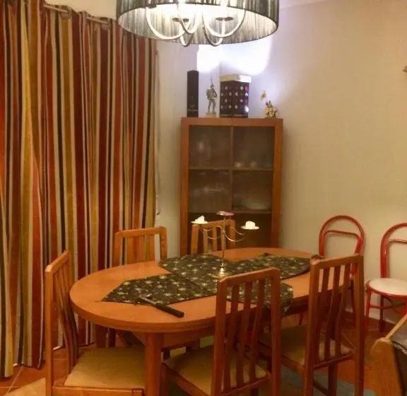 اتاق استاندارد با سرویس بهداشتی مشترک, Templar Secrets House