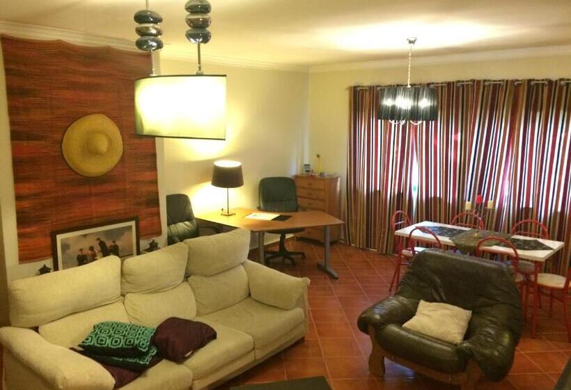 جناح مزوَّد بشرفة, Templar Secrets House