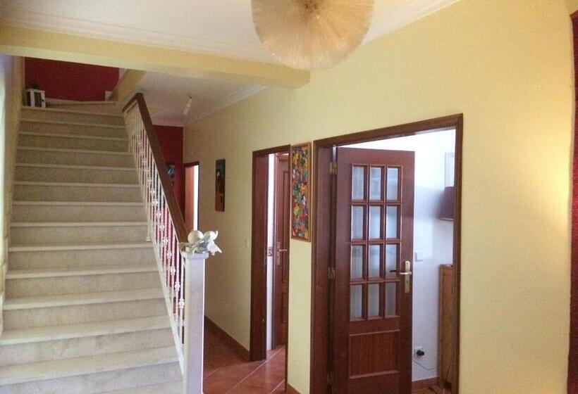 Четырехместный номер эконом класса с общей ванной комнатой, Templar Secrets House