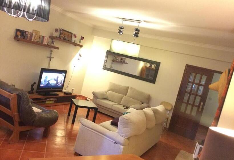 Четырехместный номер эконом класса с общей ванной комнатой, Templar Secrets House