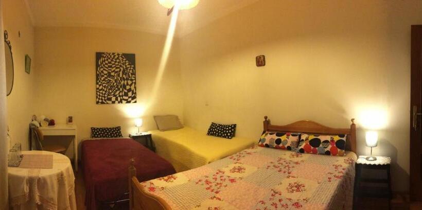 Четырехместный номер эконом класса с общей ванной комнатой, Templar Secrets House