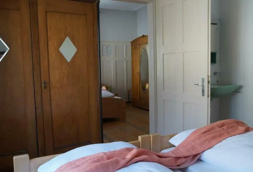 バス共有のスタンダードルーム, Villa Donkey Bnb