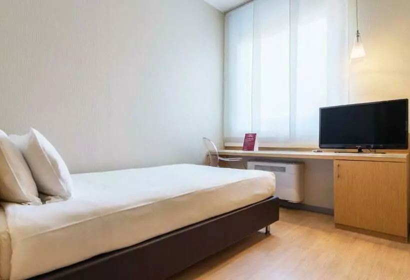 Standard Yhden Hengen Huone, B&b Hotel Milano La Spezia