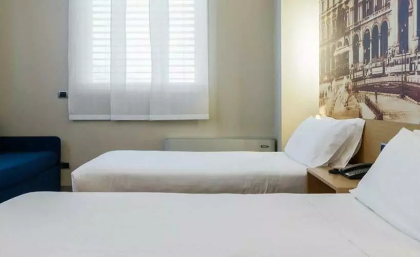 Standard Kolmen Hengen Huone, B&b Hotel Milano La Spezia
