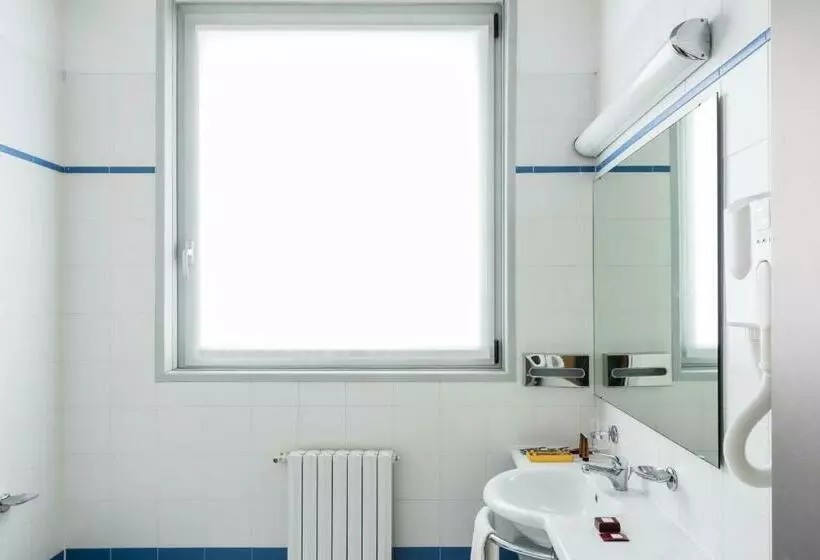 Comfort-huone, B&b Hotel Milano La Spezia