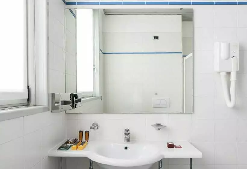 Comfort-huone, B&b Hotel Milano La Spezia