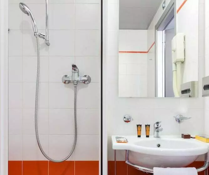Comfort-huone, B&b Hotel Milano La Spezia
