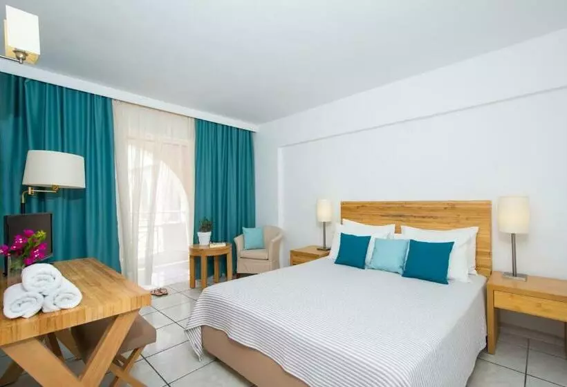 اتاق استاندارد با چشمانداز استخر, Bitzaro Palace Hotel All Inclusive