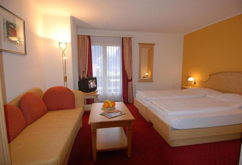 Трехместный Номер Стандарт с Балконом, Brienz