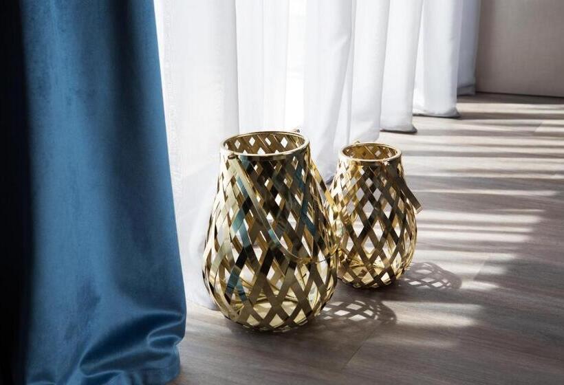 חדר דלוקס, Continental